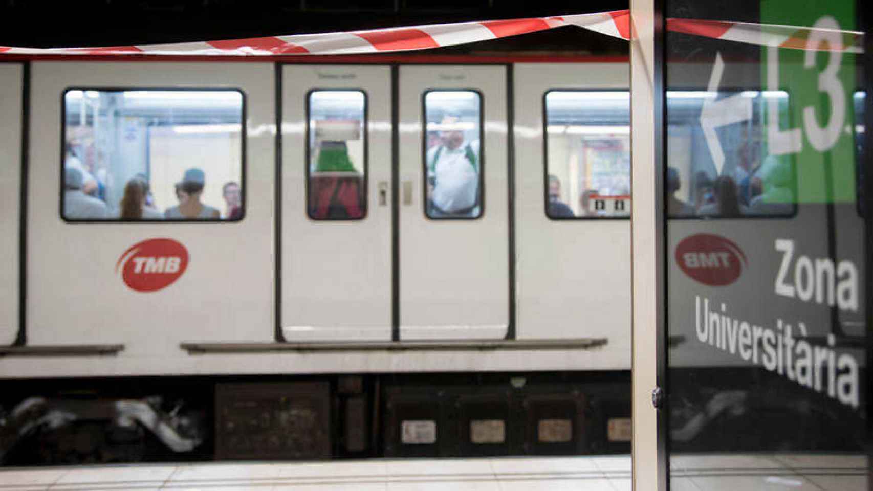 Un convoy del metro de Barcelona / EFE