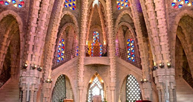 Interior del Santuario de la Mare de Déu de Montserrat  / AJUNTAMENT DE MONTFERRI