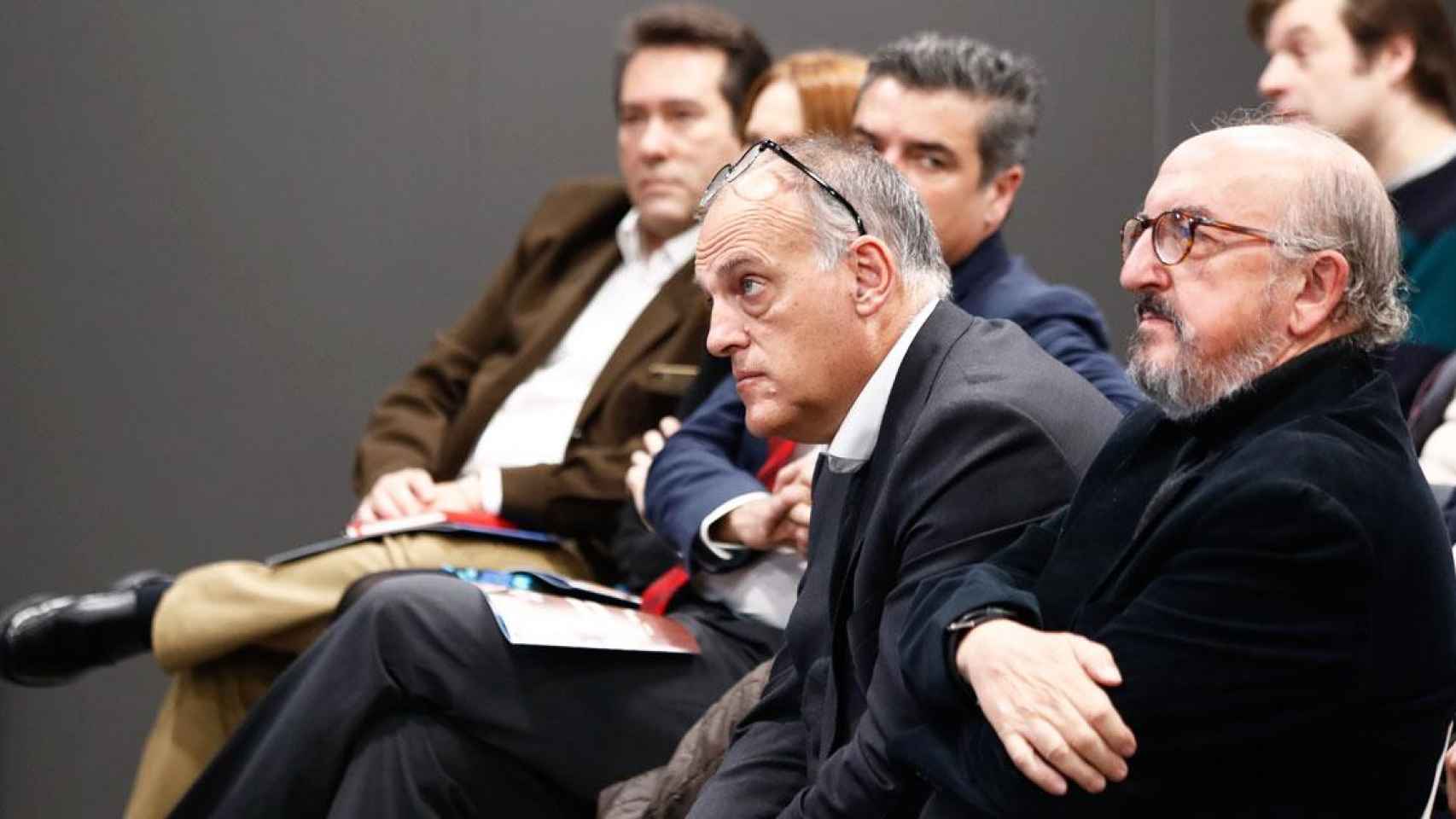 Jaume Roures (d), presidente ejecutivo de Mediapro, en un acto con Javier Tebas, presidente de LaLiga / EP