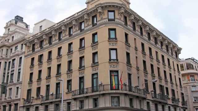 Edificio de la Gran Vía 18 de Madrid donde se instalará la megatienda WOW de Dimas Gimeno /  LUIS GARCÍA (Zaqarbal)