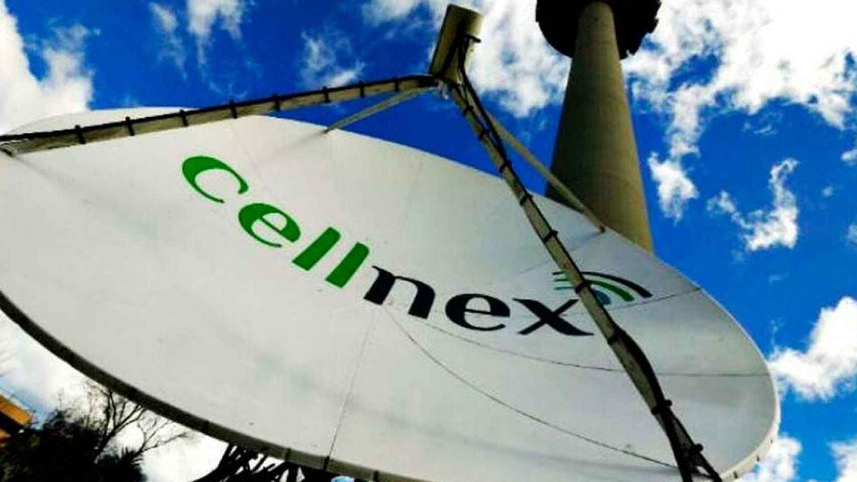 Antena de telecomunicaciones de Cellnex / EE