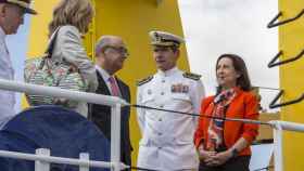 La ministra de Defensa del gobierno de España, Margarita Robles, con su colega portugués en un acto de la Armada celebrado en Ayamonte / EUROPA PRESS