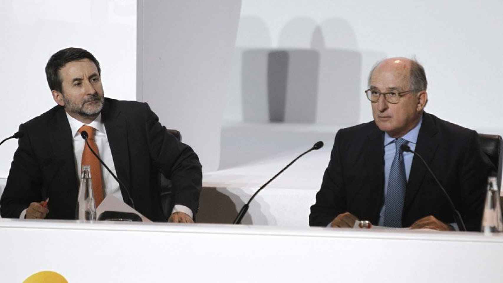 El consejero delegado de Repsol, Josu Jon Imaz (izquierda), y el presidente de a petrolera, Antonio Brufau (derecha)