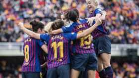 Las jugadoras del Barça celebran un gol en el Mini / FCB