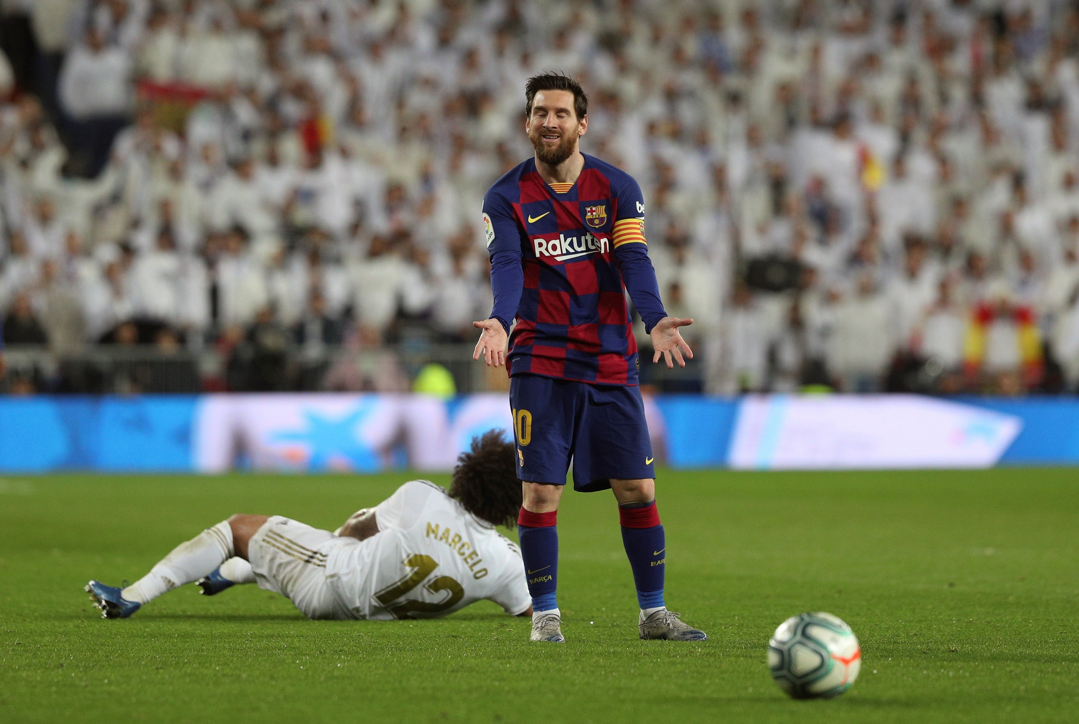 Leo Messi frustrado por perder en el Madrid - Barça/ EFE