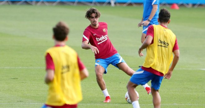 Álex Collado entrenando con el primer equipo del Barça / FC Barcelona