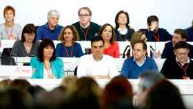 Caras largas en el comité federal del PSOE.