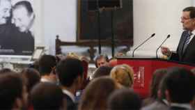 El presidente del Gobierno, Mariano Rajoy, en su intervención en el acto de inicio del curso en el Colegio de Europa, en Brujas.