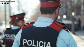 Agentes de los Mossos d'Esquadra, que investigan el presunto crimen machista / MOSSOS