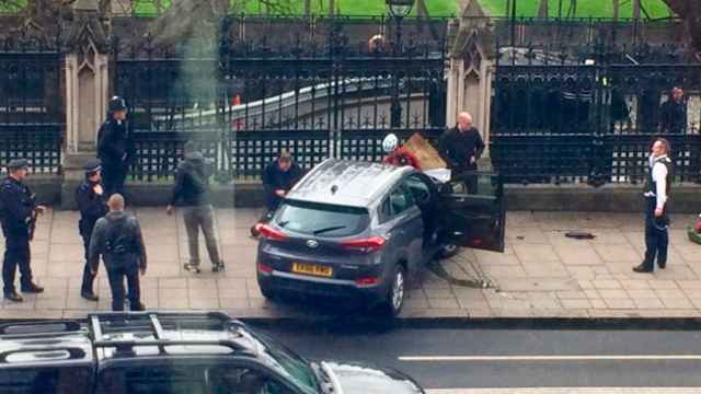 Imagen del tiroteo en los alrededores del Parlamento británico / CG