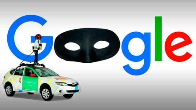 Coche Street View de Google y el logo con un antifaz / FOTOMONTAJE DE CG