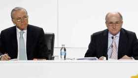 El expresidente de Caixabank Isidro Fainé (i) y el presidente de Repsol, Antonio Brufau (d) / EFE