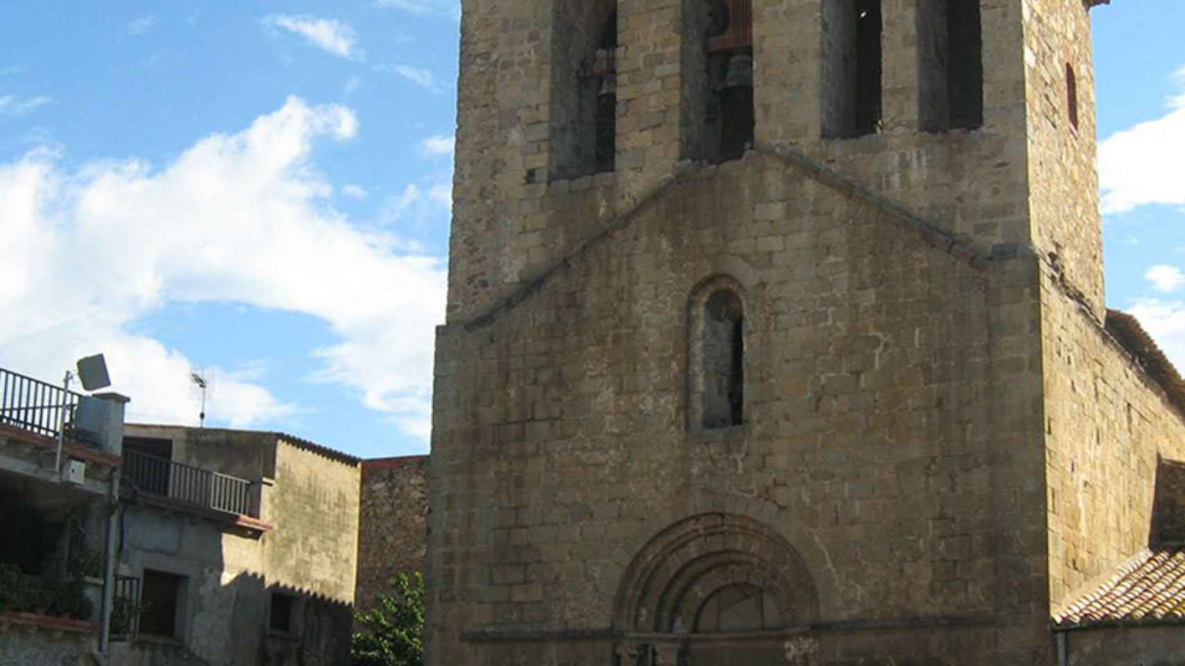 Iglesia de Pau