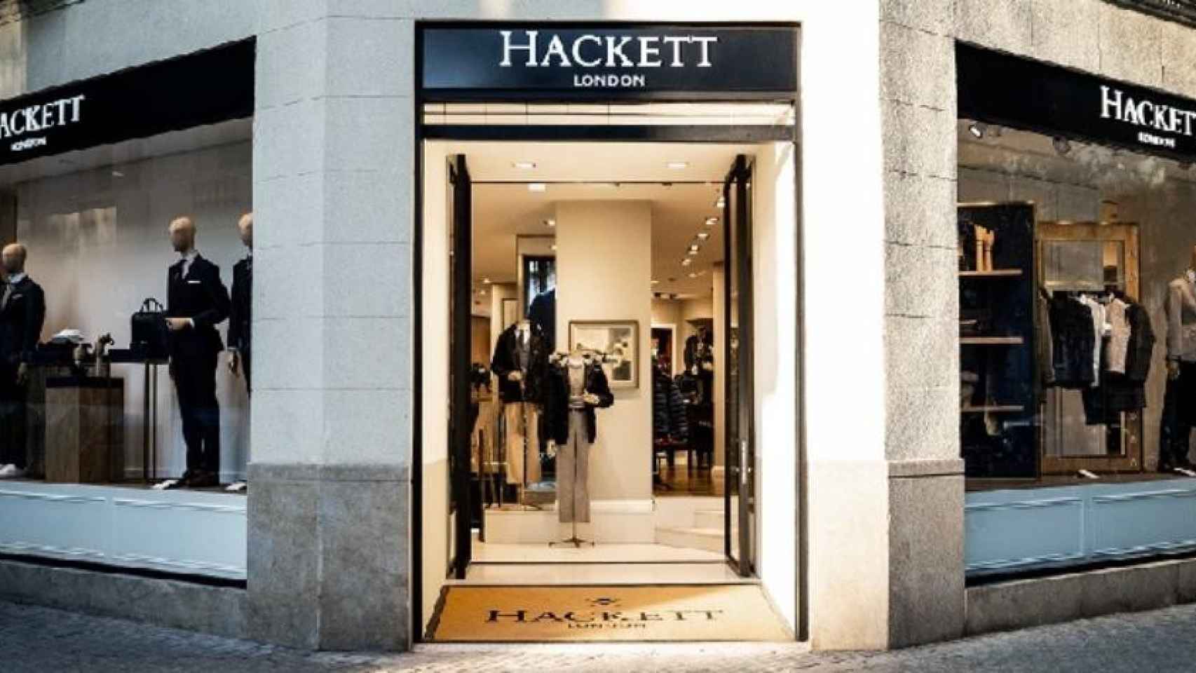 Una tienda de Hackett, que vuelve a la Diagonal y abandona Gracia / HACKETT