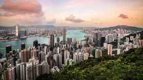 Imagen de Hong Kong, la capital de la libertad económica, desde una de las colinas que la rodea