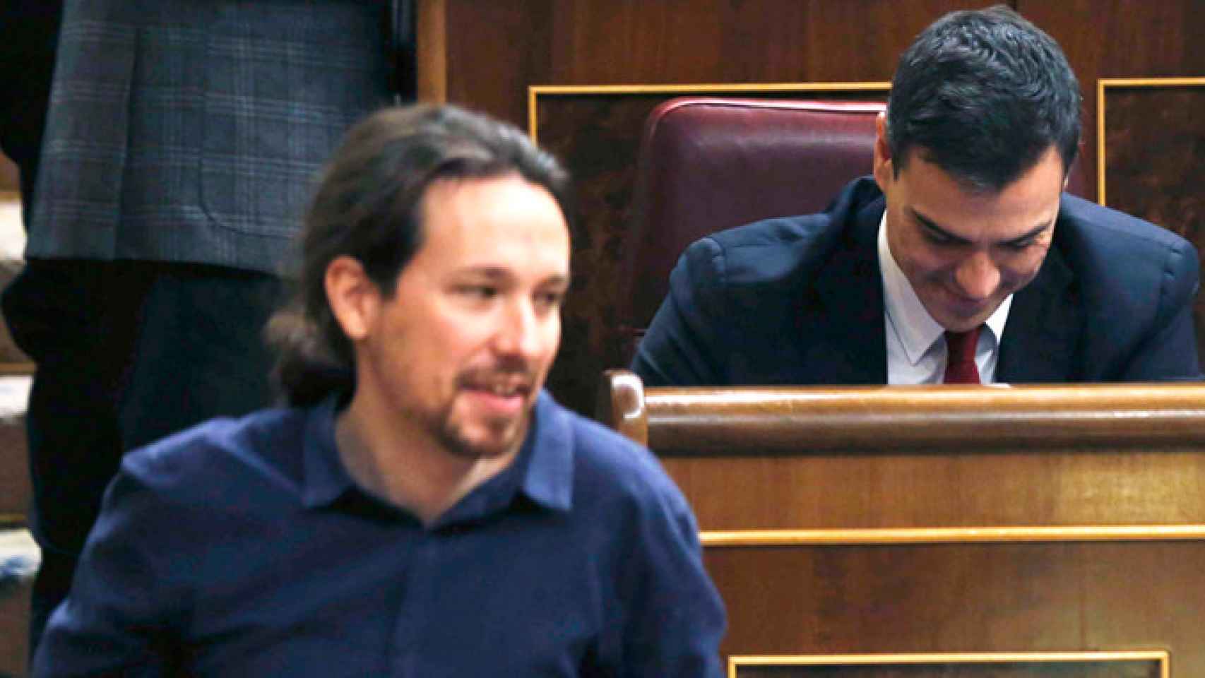Pablo Iglesias, secretario general de Podemos, en el Congreso ante el presidente del Gobierno, Pedro Sánchez / EFE