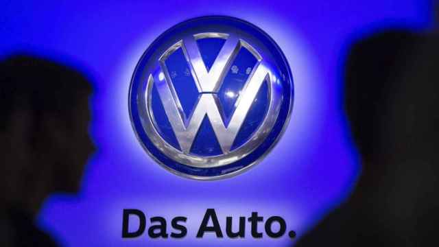 El logo de Volkswagen en la Feria del Automóvil de Frankfurt del 2016 / EFE