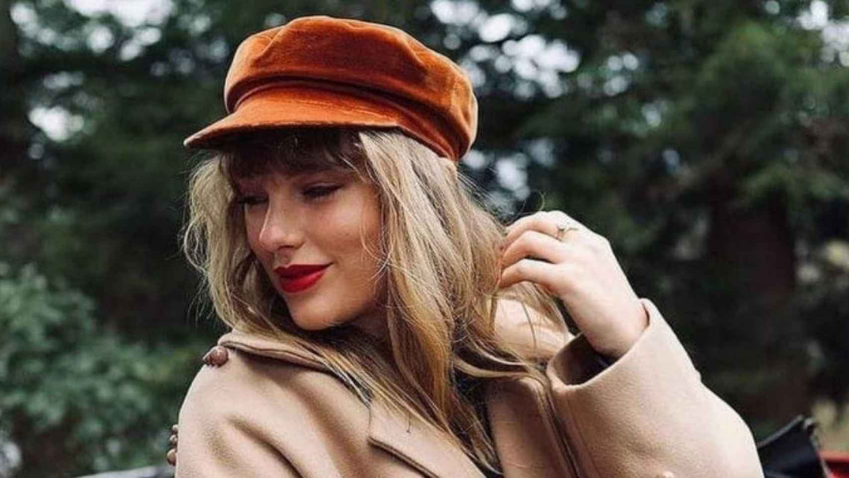 Taylor Swift lanza 'Red (Taylor's Version)' / @taylorswift