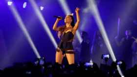 Ariana Grande en un concierto / Berisik Radio.com EN WIKIMEDIA COMMONS