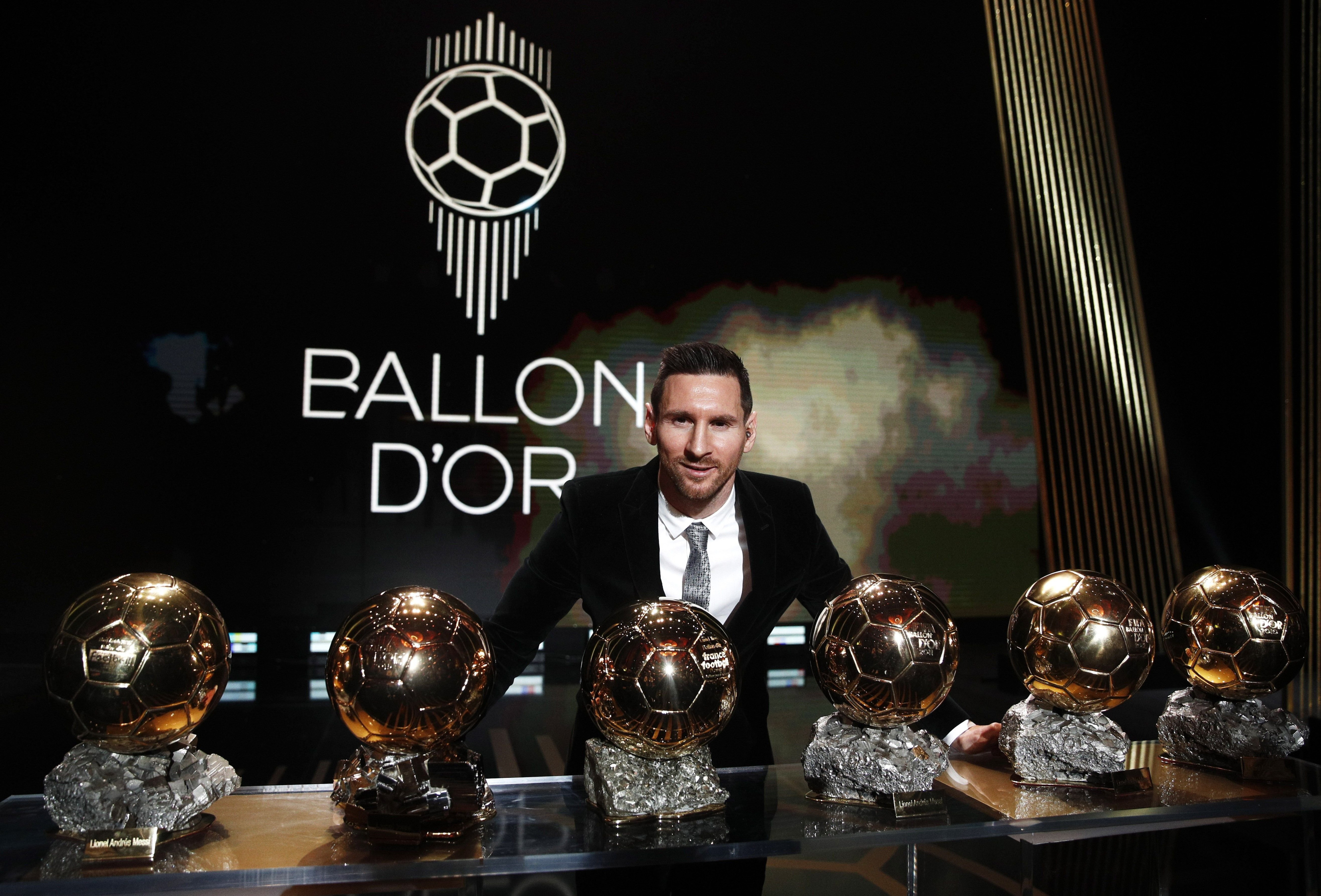 Messi posa con sus seis Balones de Oro | EFE