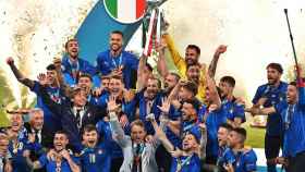 Italia alzando la Eurocopa / EFE