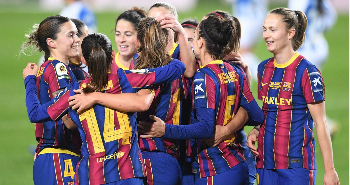 El Barça Femenino celebrando un gol en el Camp Nou / FC BARCELONA