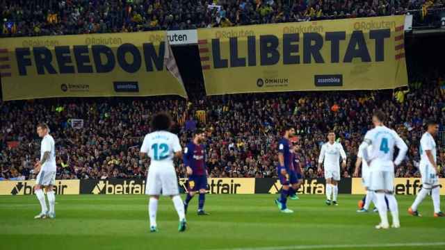 Imagen de archivo de un clásico en el Camp Nou / EFE