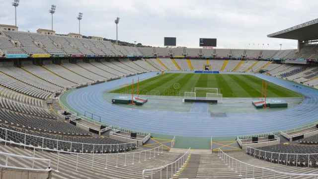 Visión panorámica de las gradas del Estadi Olímpic Lluís Companys, donde el Barça jugará un año y medio / EFE