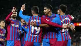 Los jugadores del Barça de Xavi celebran un triunfo en la Liga / FCB