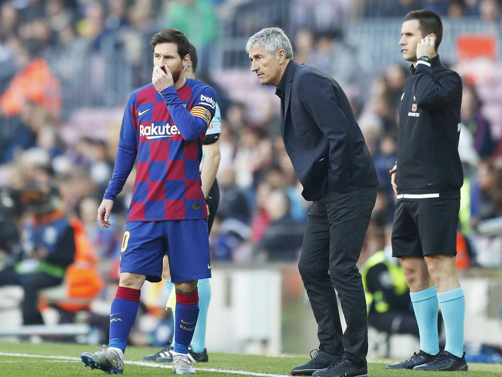 Setién dando órdenes a Leo Messi en un partido del Barça / FC Barcelona