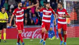 Los jugadores del Granada celebran el gol de Puertas EFE
