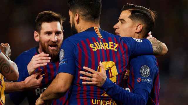 Messi, Suárez y Coutinho celebran el tanto del uruguayo ante el Liverpool / EFE