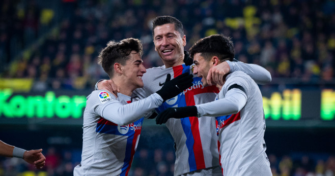 Pedri, Gavi y Lewandowski celebrando el gol / FCB