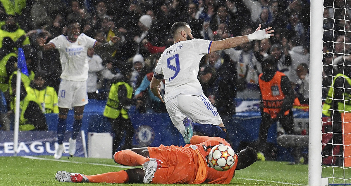 Benzema celebra su primer gol contra el Chelsea, en los cuartos de Champions League / EFE
