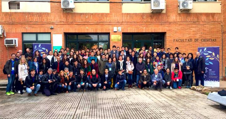 Fotografía de todos los participantes, profesores delegados y estudiantes de la XIII Olimpiada Española de Biología de 2018