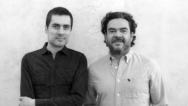 Los editores de 'Gris Tormenta', Jacobo Zanella y Mauricio Sánchez / GT