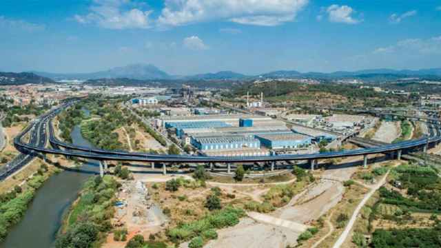 Viaducto en el enlace de la A-2 y la AP-7 en Castellbisbal, que une el Baix Llobregat y el Vallès Occidental