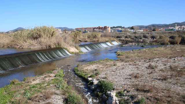Punto desde el que se aboca agua regenerada al río Llobregat para después ser captada por la estación de tratamiento de agua potable (ETAP) de Sant Joan Despí / AMB