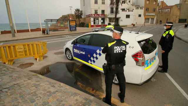 Una patrulla de la Policía Local de Blanes (Girona) ,durante un control rutinario ha detenido a dos mujeres por tráfico de anabolizantes / EUROPA PRESS