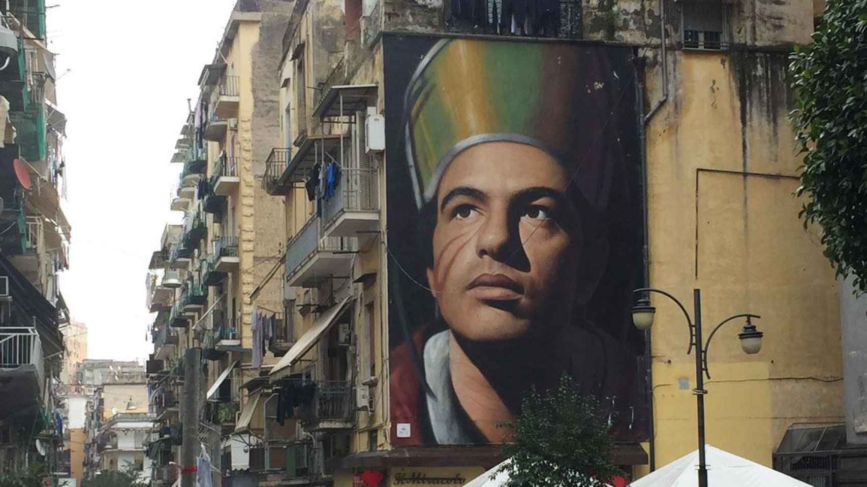 Grafiti de San Genaro de Jorit Agoch en Forcella, Nápoles / EB