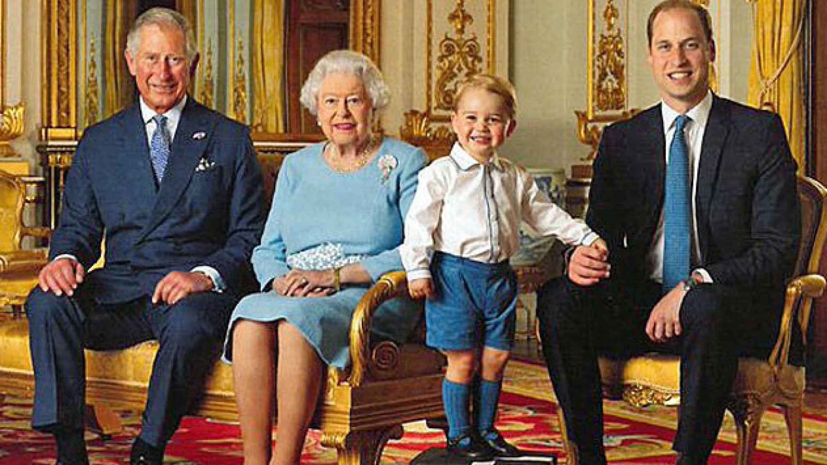 De izquierda a derecha, el Príncipe Carlos, la Reina Isabel II, el Príncipe Jorge y el Príncipe Guillermo del Reino Unido / ROYAL MAIL