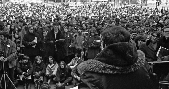 Imagen de un acto del Día de la Tierra en 1970 /Flickr/University of Michigan School for Environment and Sustainability