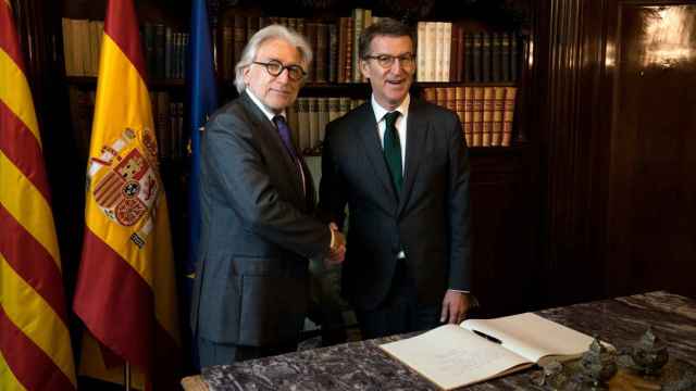 El presidente de Foment, Josep Sánchez Llibre, y el del PP, Alberto Núñez Feijóo, en la sede de la patronal barcelonesa / FOMENT