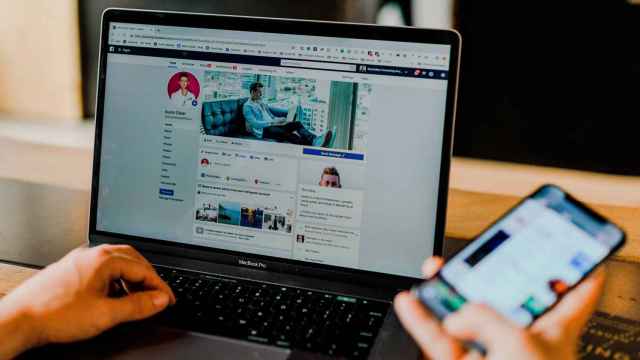 Usuario de Facebook; las redes sociales son claves para digitalizar las pymes / EUROPA PRESS