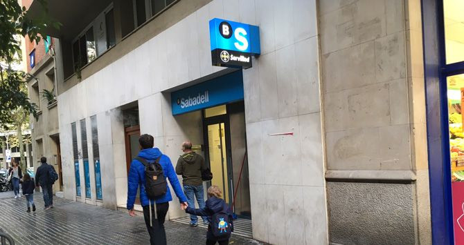 Banco Sabadell afronta la mejora de su red de cajeros automáticos