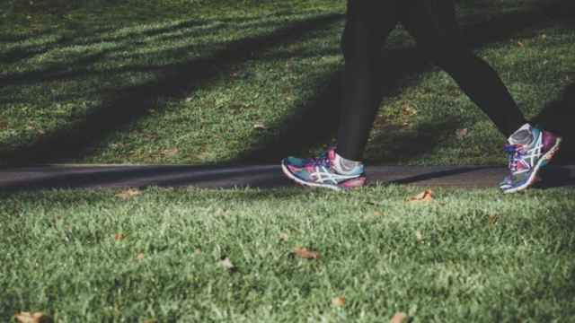 Practicando power walking / Arek Adeoye en UNSPLASH