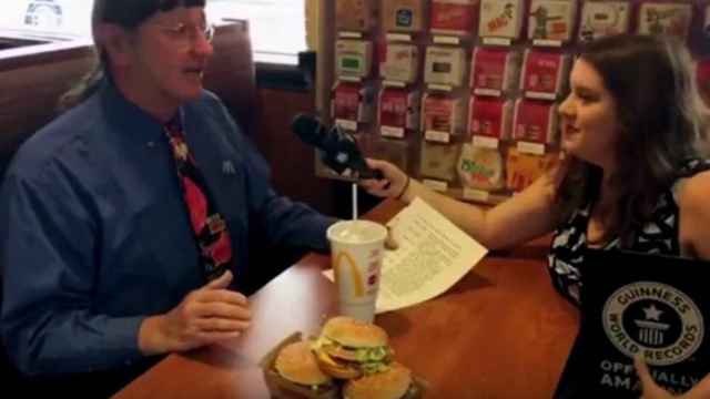 Don Gorske, el hombre con el récord Guinnes de comer más hamburguesas Big Mac / YouTube