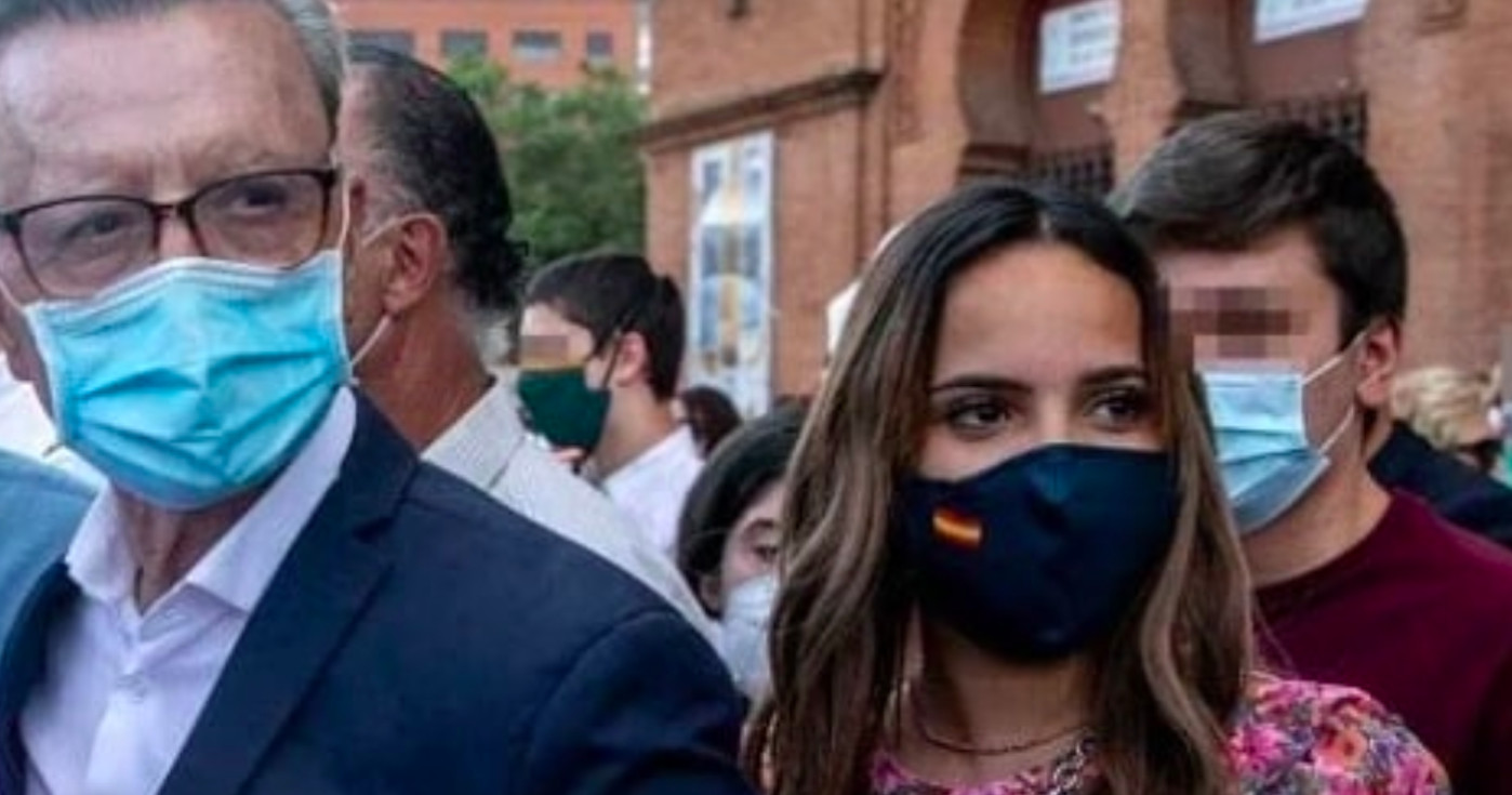 Gloria Camila acude a una manifestación a favor de los toros con una mascarilla de VOX / INSTAGRAM