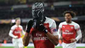 Aubameyang, celebrando un gol con el Arsenal con la máscara de Black Panther