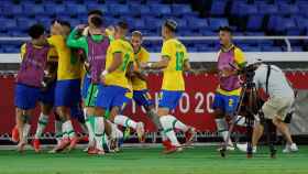 Los jugadores de Brasil celebrando el gol de Malcom Oliveira / EFE